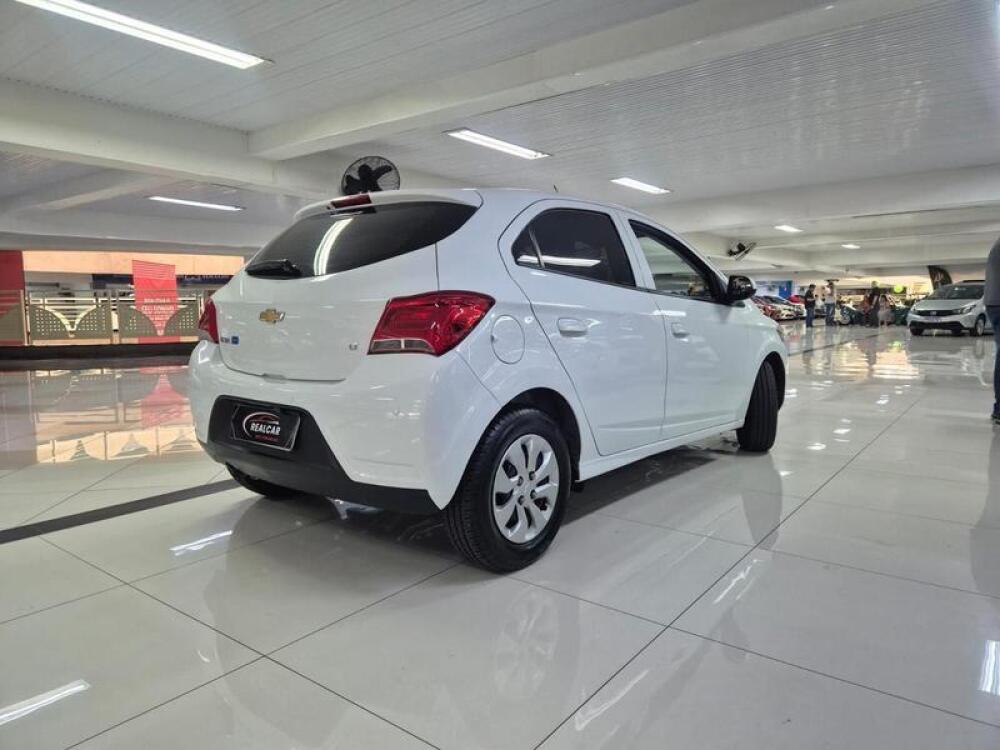 Chevrolet Onix Hatch