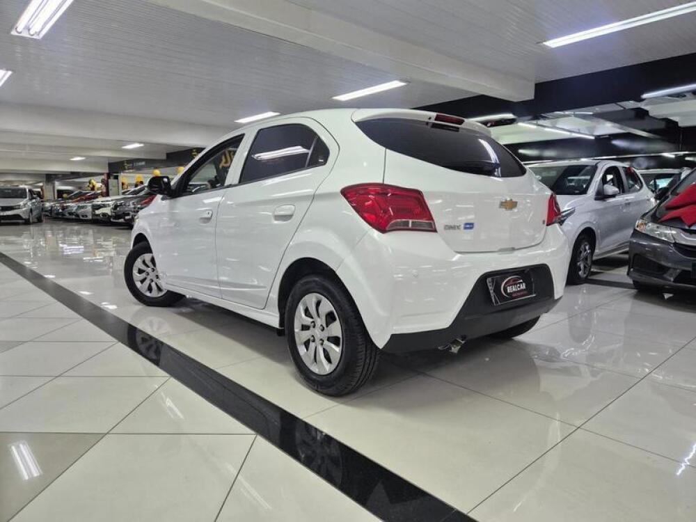 Chevrolet Onix Hatch