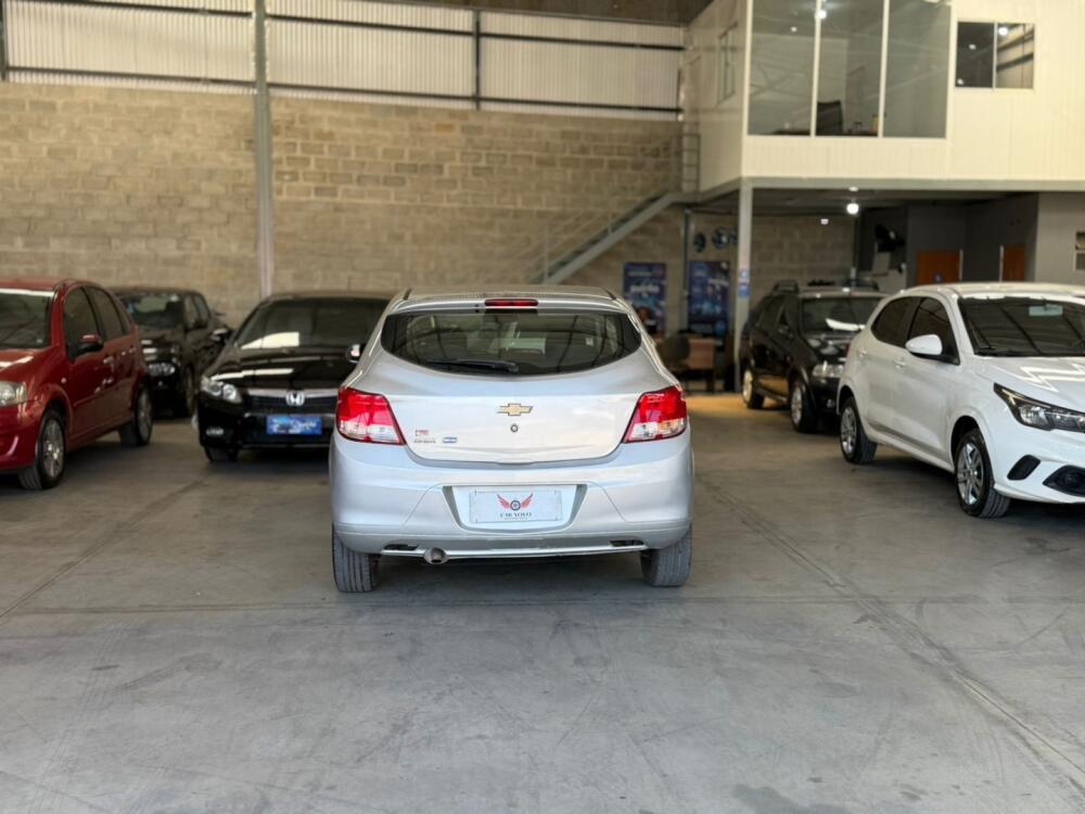 Chevrolet Onix Hatch