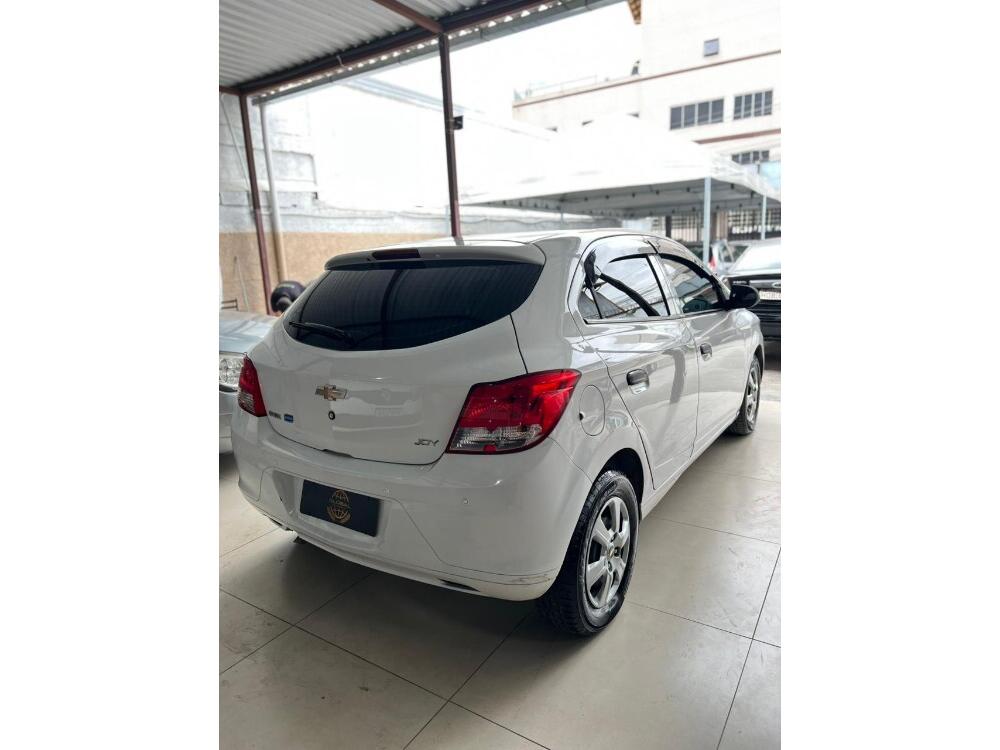 Chevrolet Onix Hatch