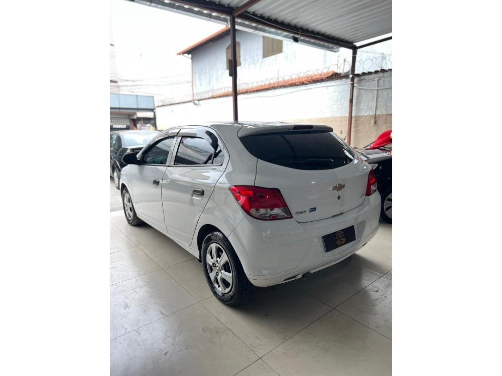 Chevrolet Onix Hatch