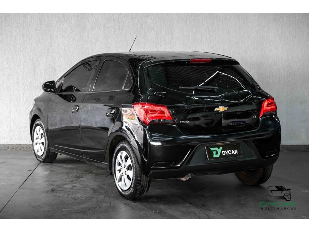 Chevrolet Onix Hatch