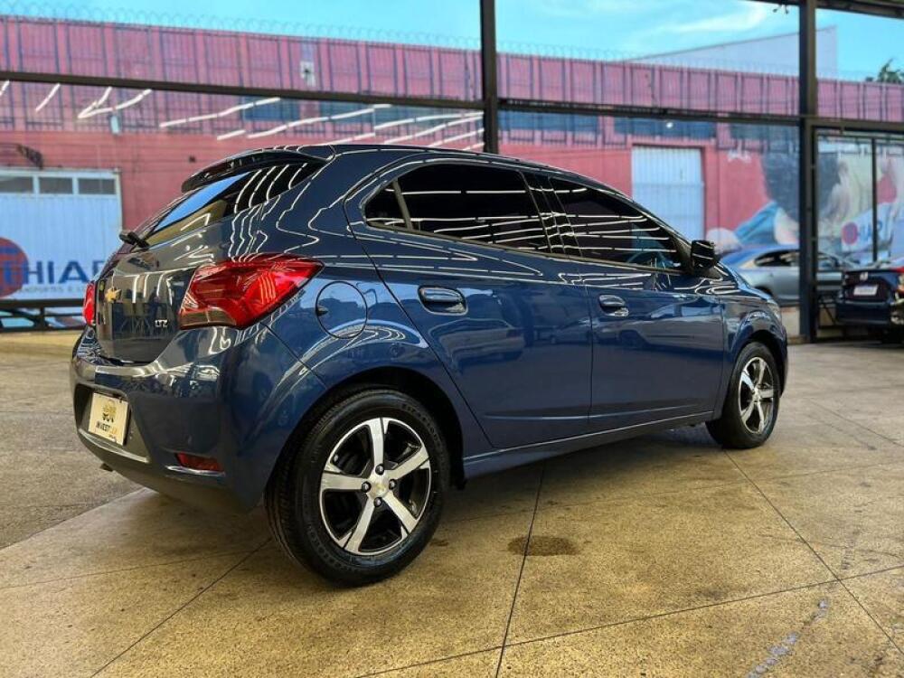 Chevrolet Onix Hatch