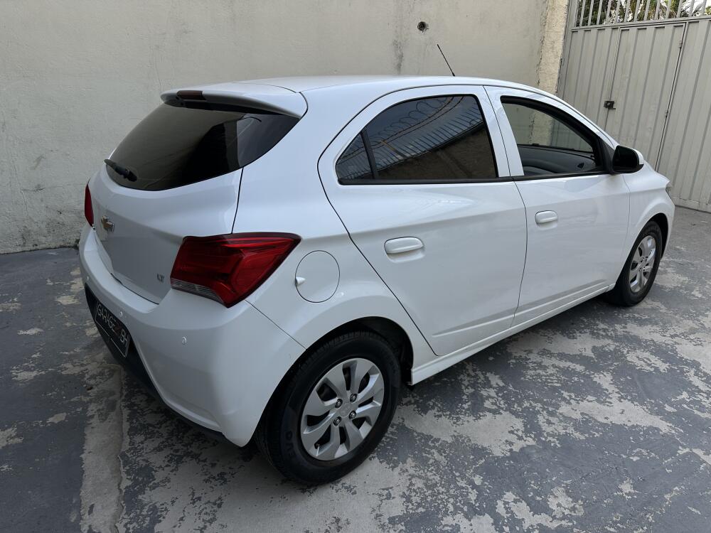 Chevrolet Onix Hatch