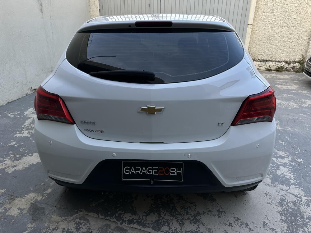 Chevrolet Onix Hatch