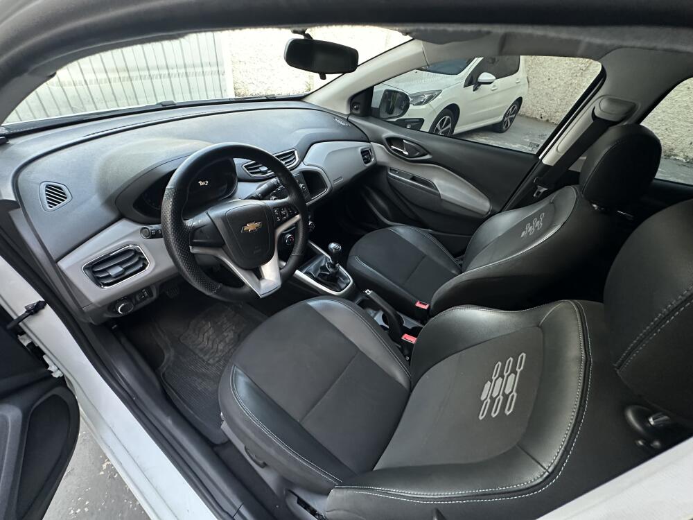 Chevrolet Onix Hatch