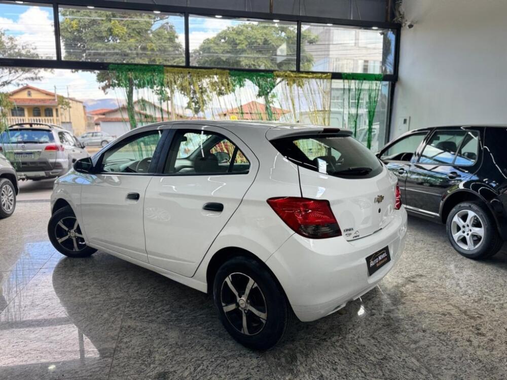 Chevrolet Onix Hatch