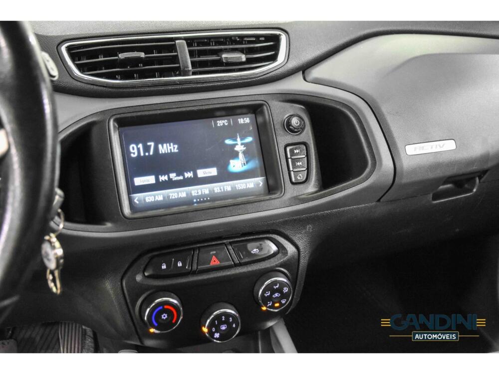 Chevrolet Onix Hatch