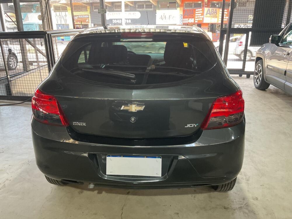 Chevrolet Onix Hatch