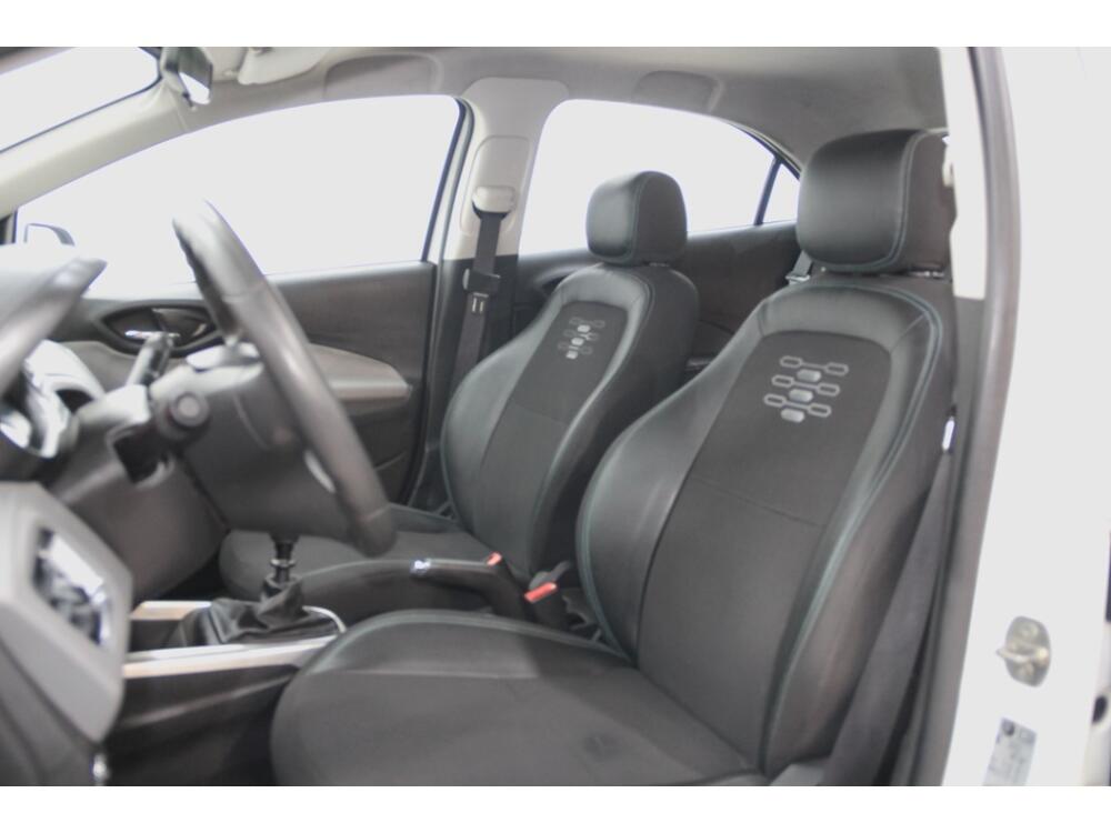 Chevrolet Onix Hatch