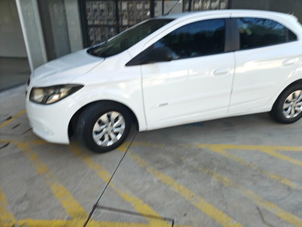 Chevrolet Onix Hatch