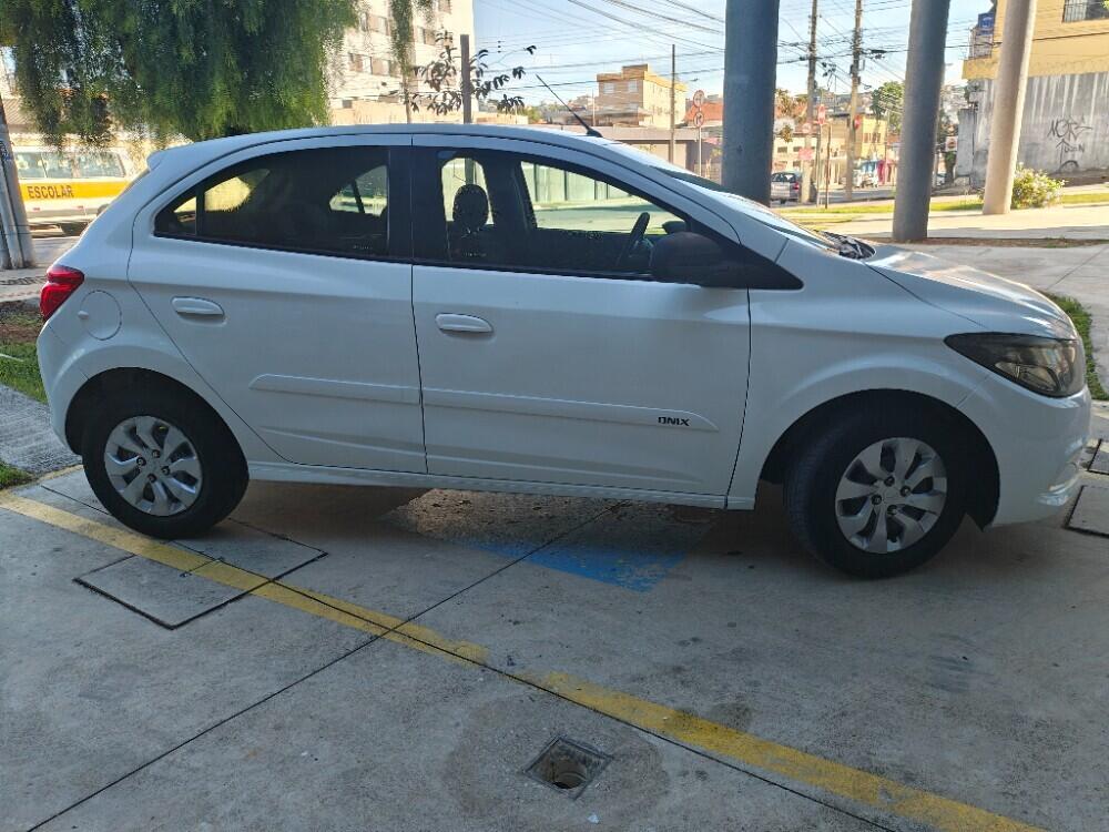 Chevrolet Onix Hatch