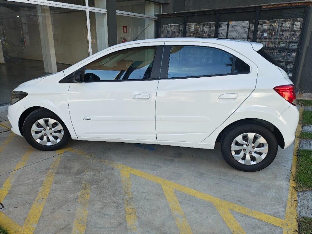 Chevrolet Onix Hatch