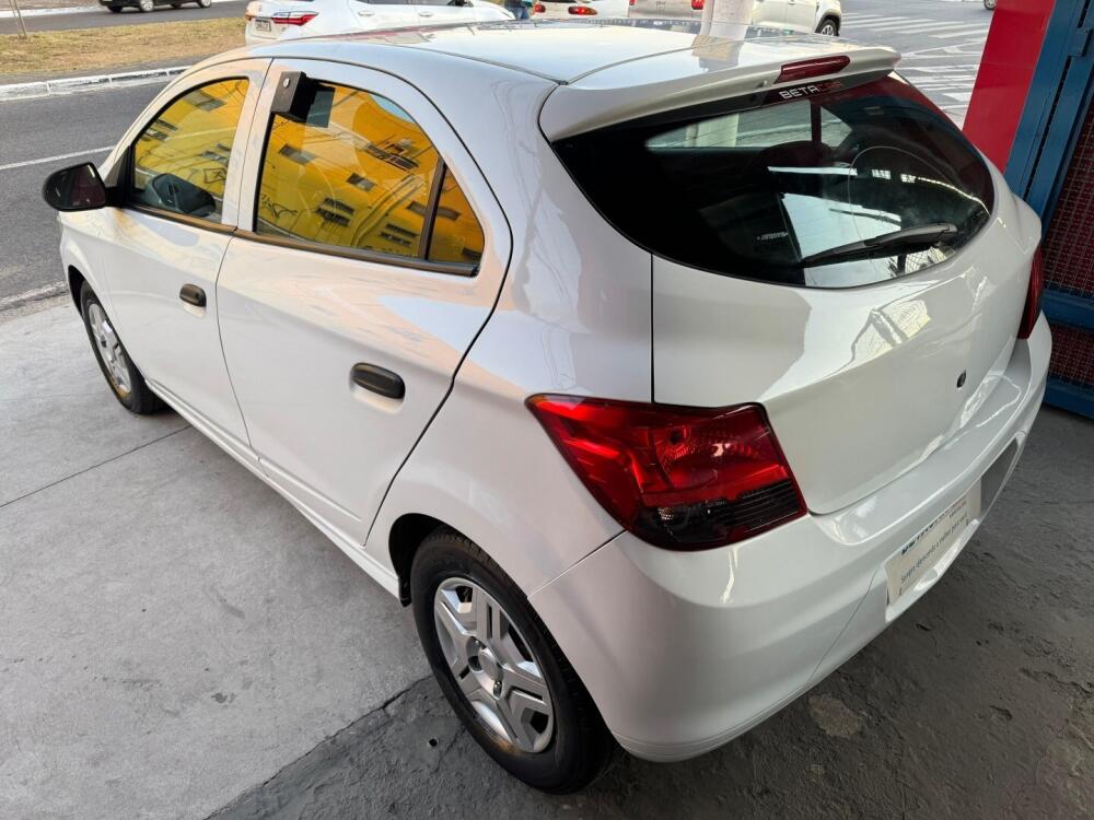 Chevrolet Onix Hatch