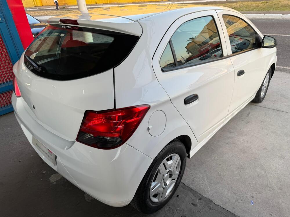 Chevrolet Onix Hatch