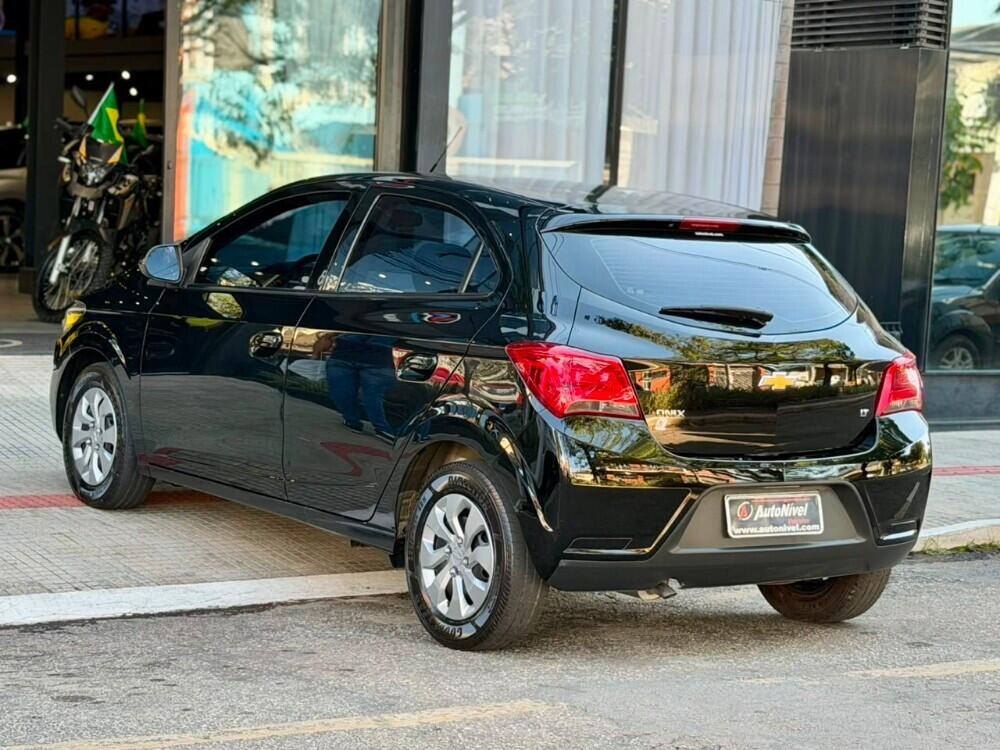 Chevrolet Onix Hatch