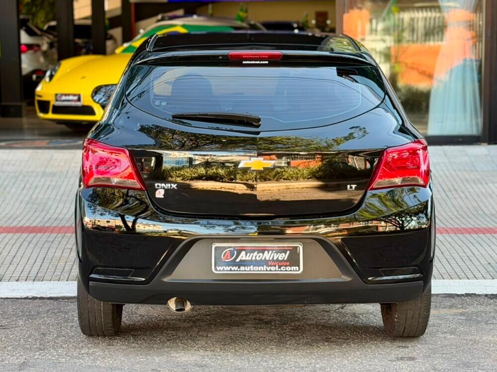 Chevrolet Onix Hatch