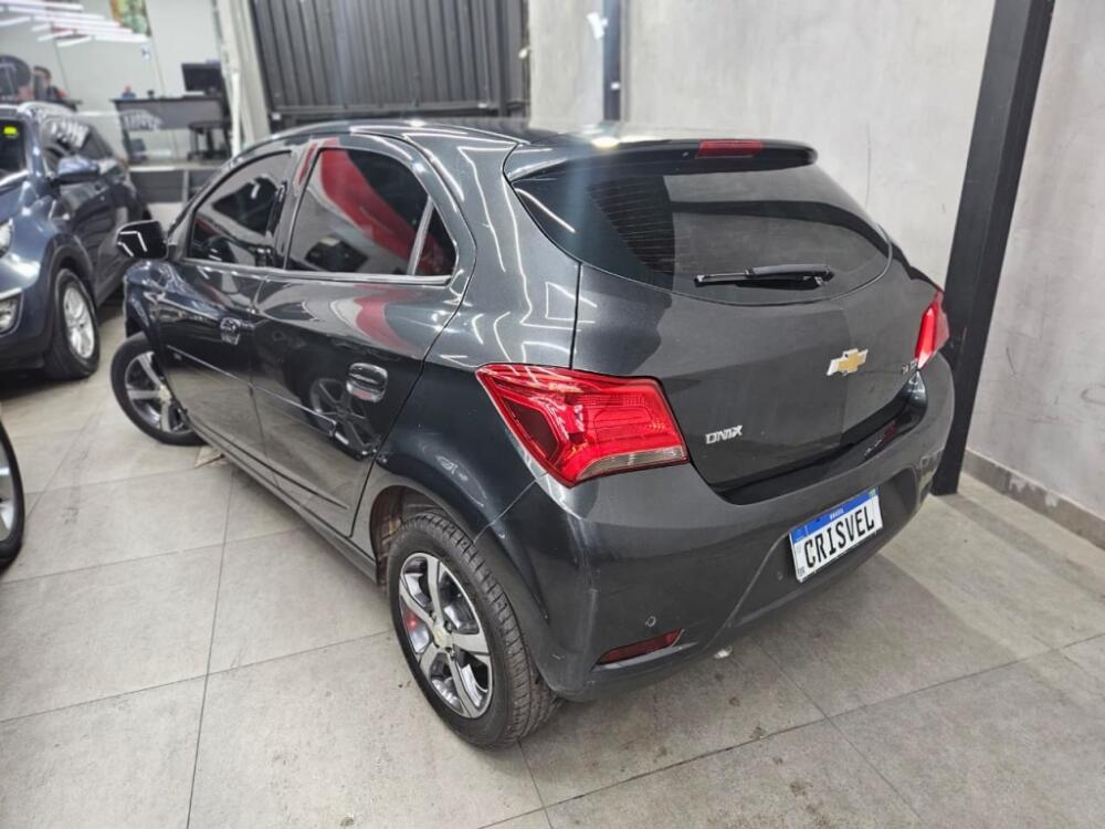 Chevrolet Onix Hatch