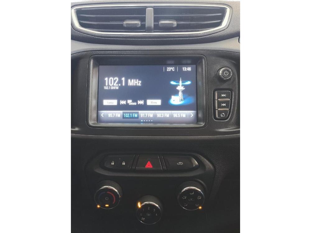 Chevrolet Onix Hatch