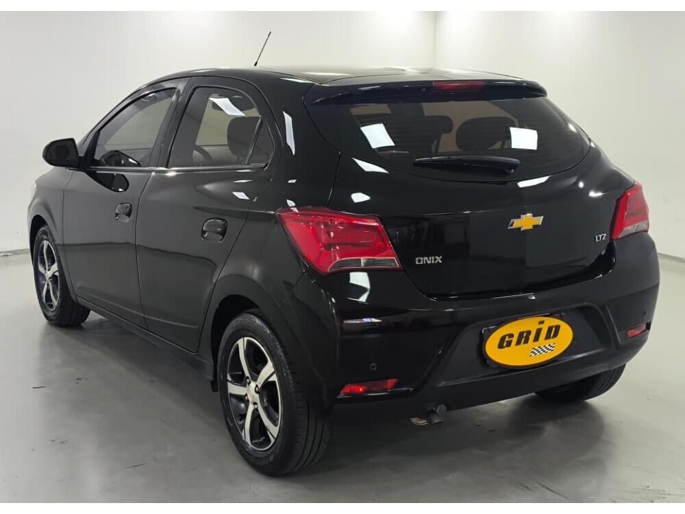 Chevrolet Onix Hatch