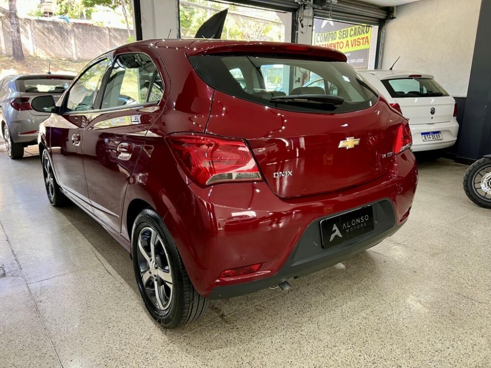Chevrolet Onix Hatch