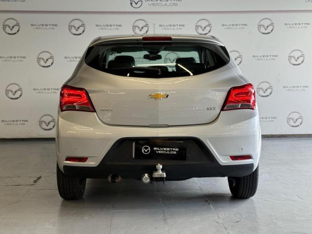 Chevrolet Onix Hatch