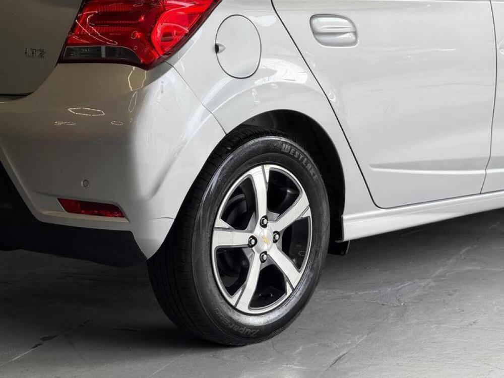 Chevrolet Onix Hatch