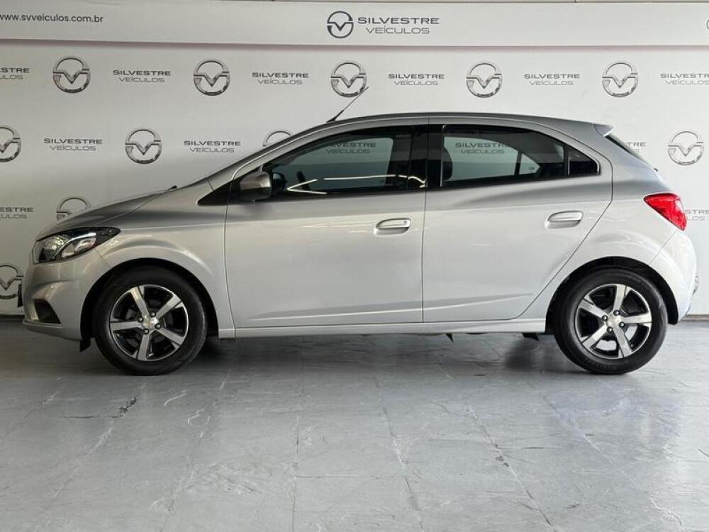 Chevrolet Onix Hatch