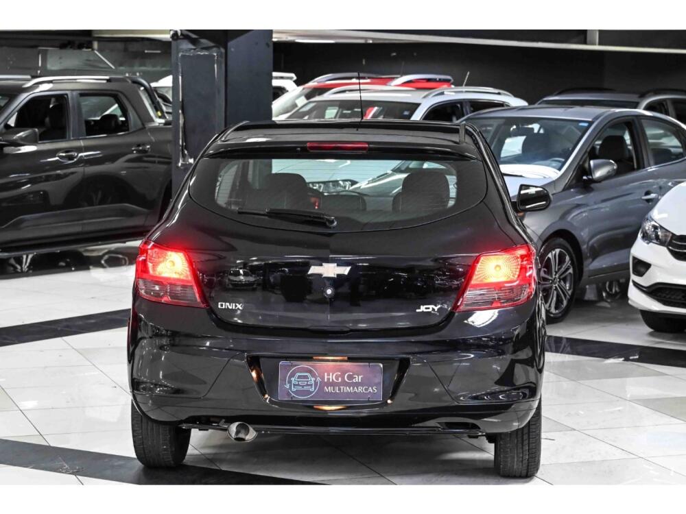 Chevrolet Onix Hatch