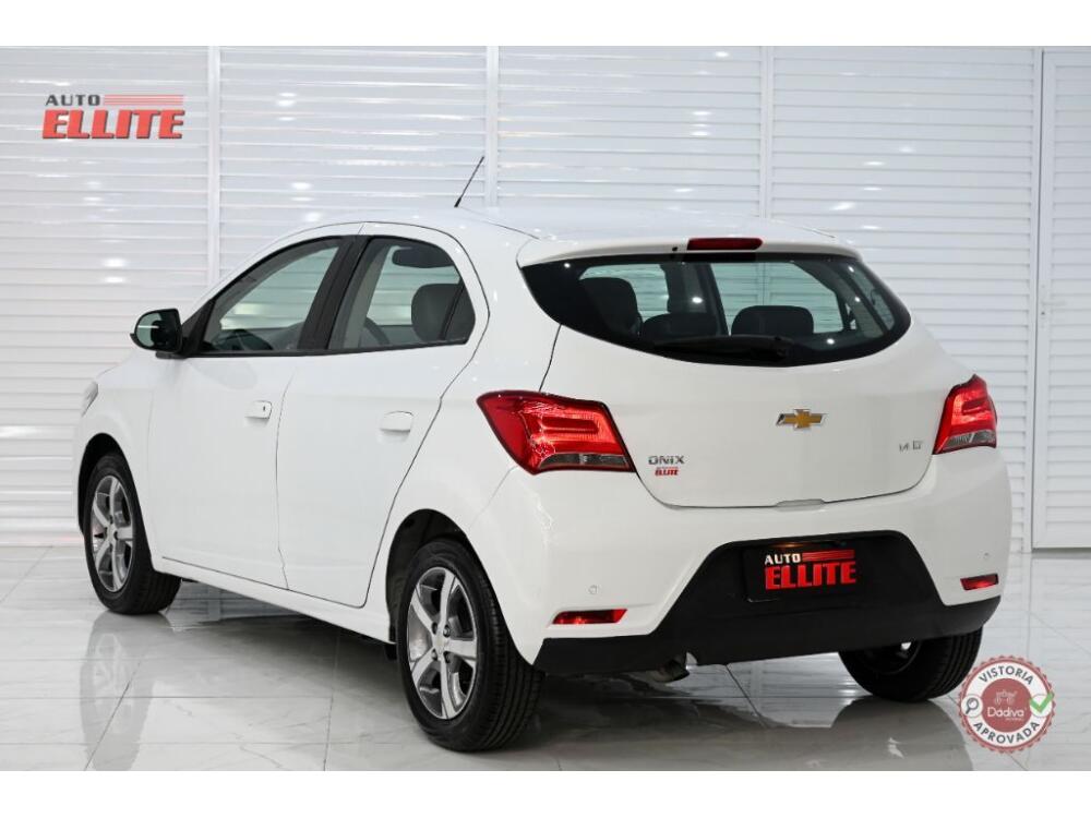 Chevrolet Onix Hatch