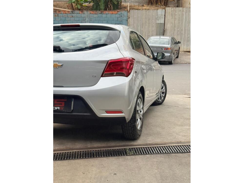 Chevrolet Onix Hatch