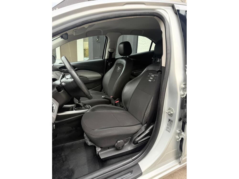 Chevrolet Onix Hatch
