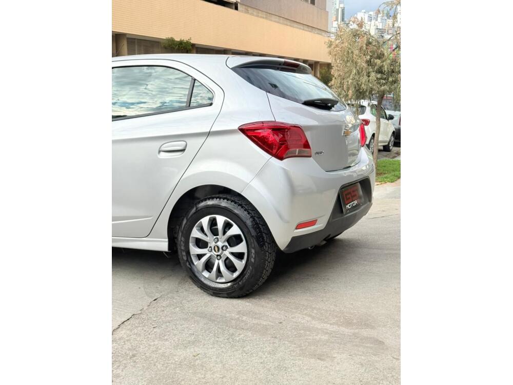 Chevrolet Onix Hatch