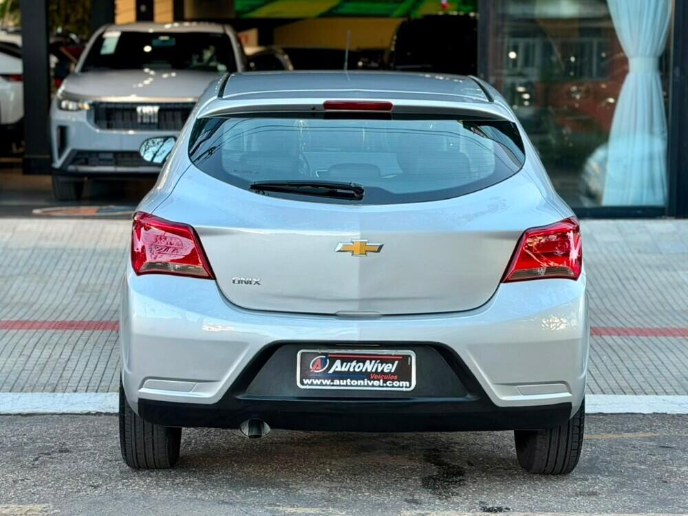 Chevrolet Onix Hatch