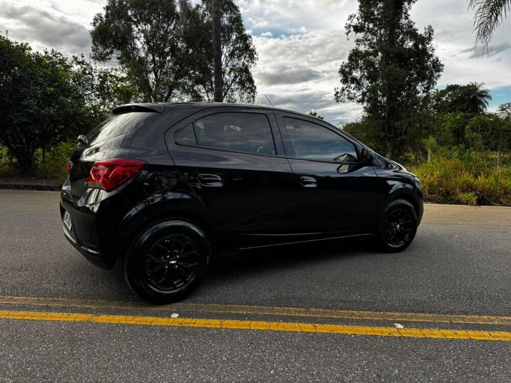 Chevrolet Onix Hatch