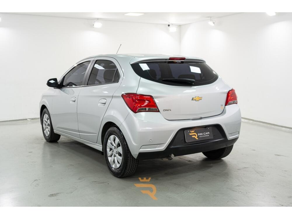 Chevrolet Onix Hatch