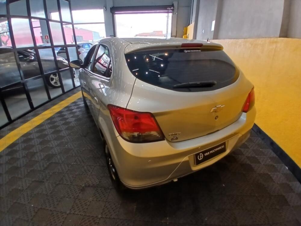 Chevrolet Onix Hatch