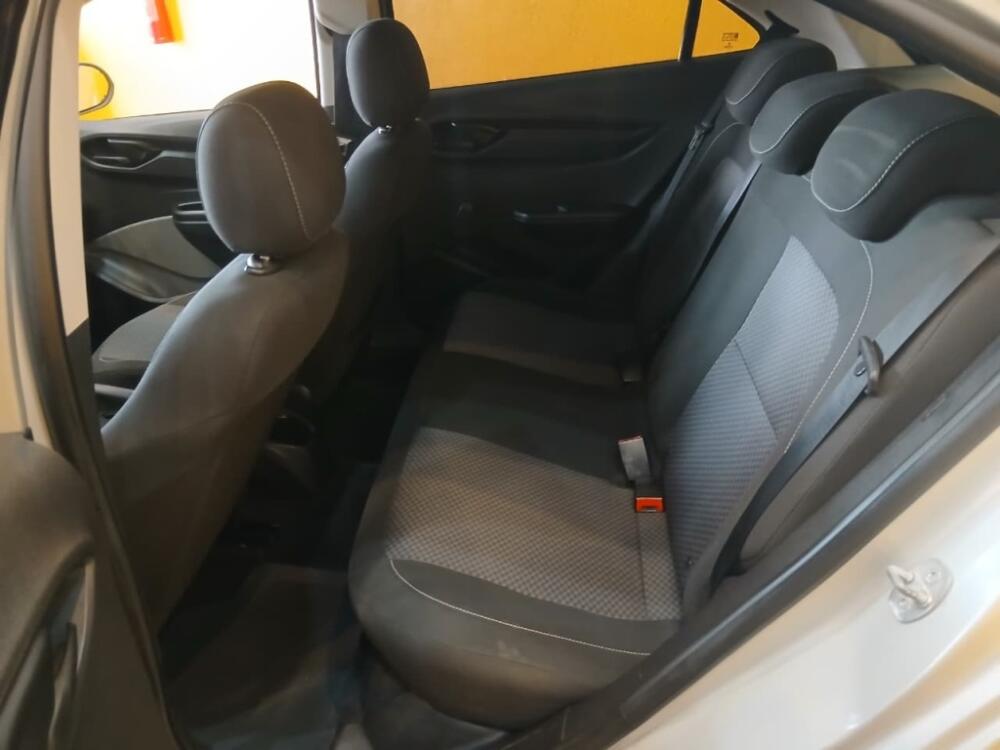 Chevrolet Onix Hatch