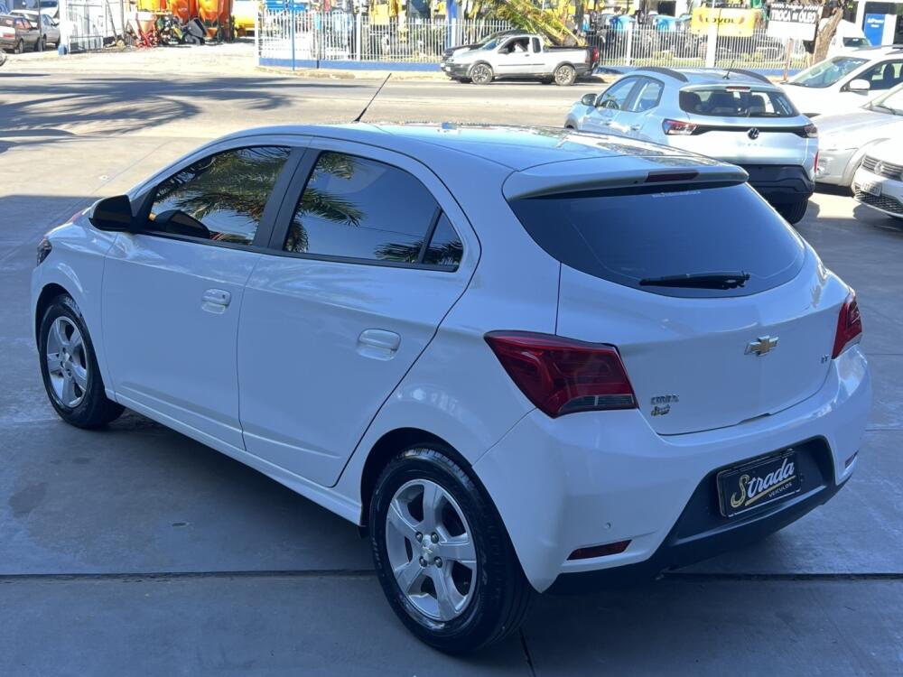 Chevrolet Onix Hatch