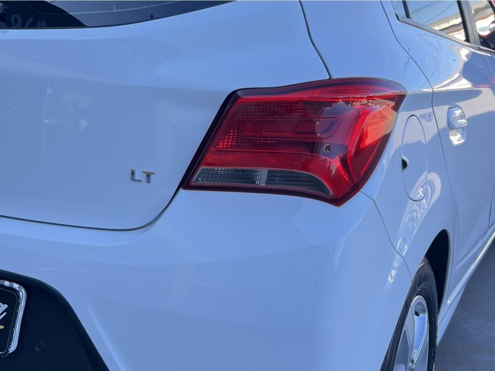 Chevrolet Onix Hatch