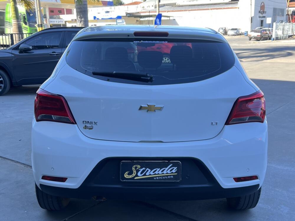 Chevrolet Onix Hatch