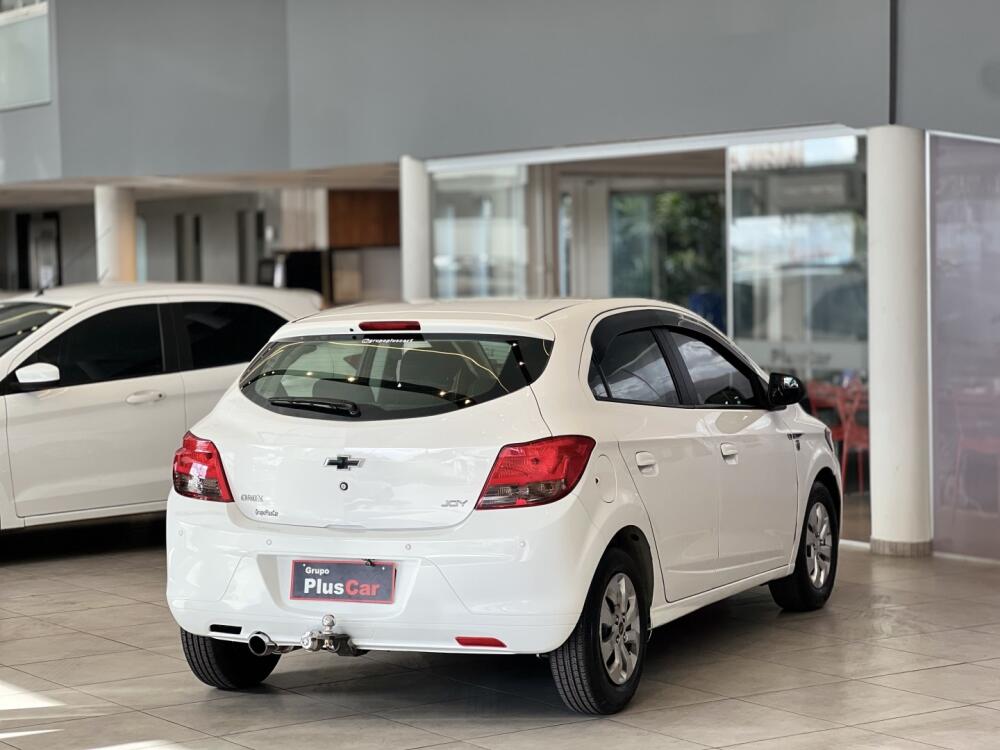 Chevrolet Onix Hatch