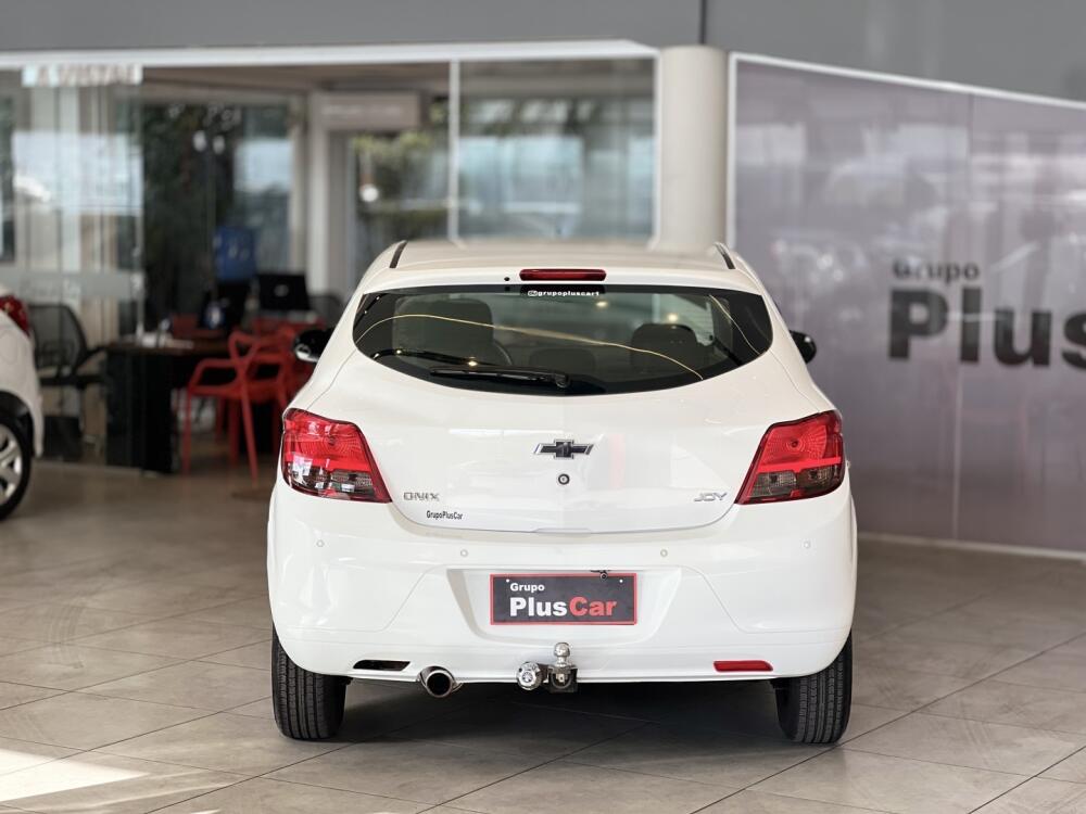Chevrolet Onix Hatch