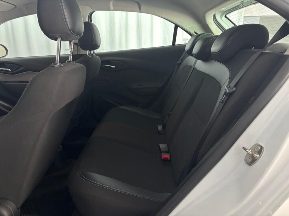 Chevrolet Onix Hatch