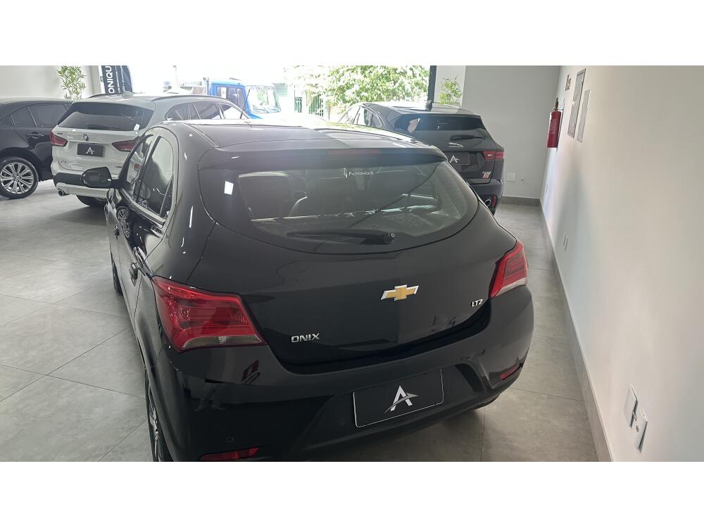 Chevrolet Onix Hatch