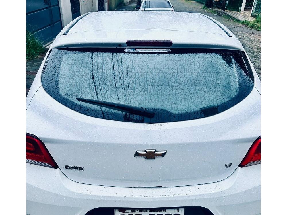 Chevrolet Onix Hatch