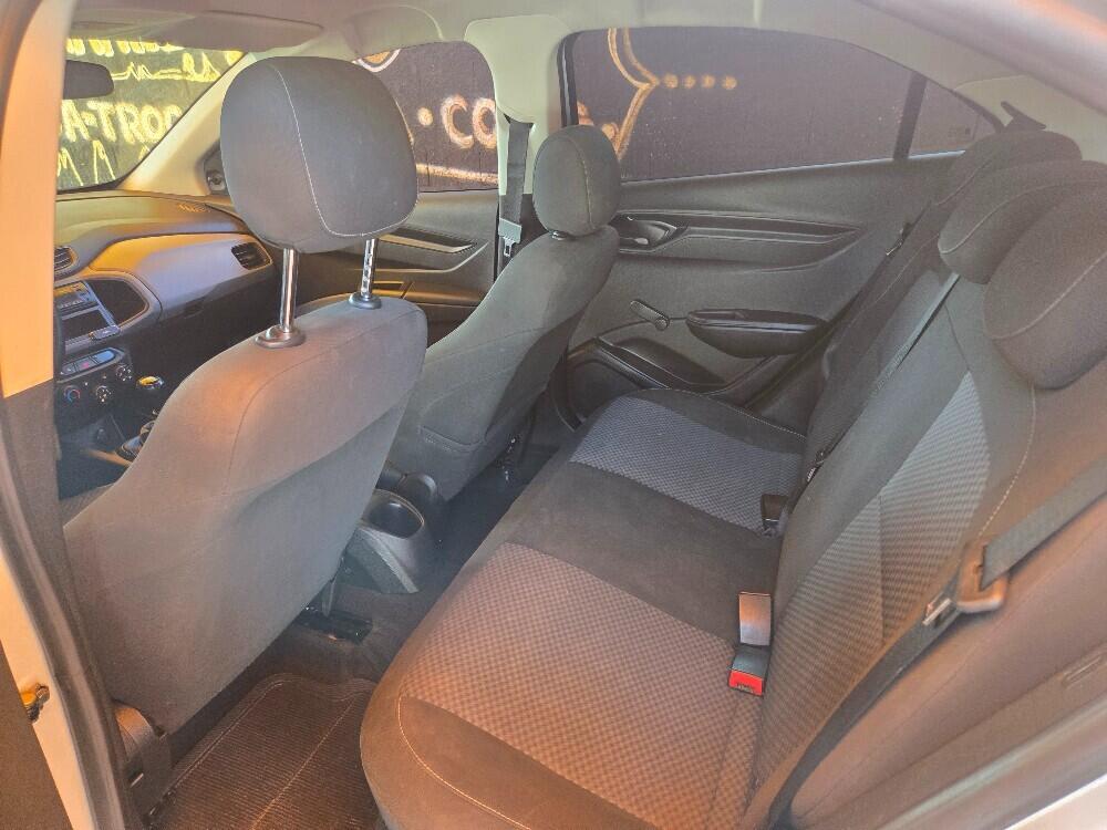 Chevrolet Onix Hatch