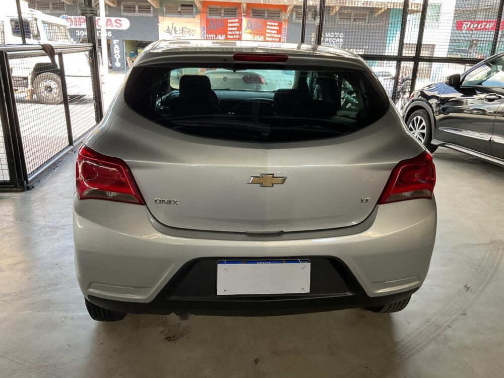 Chevrolet Onix Hatch
