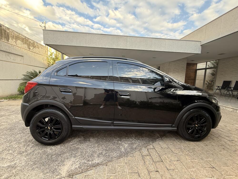 Chevrolet Onix Hatch
