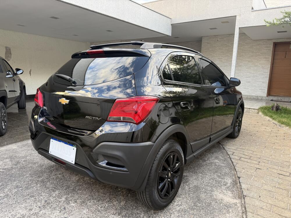 Chevrolet Onix Hatch